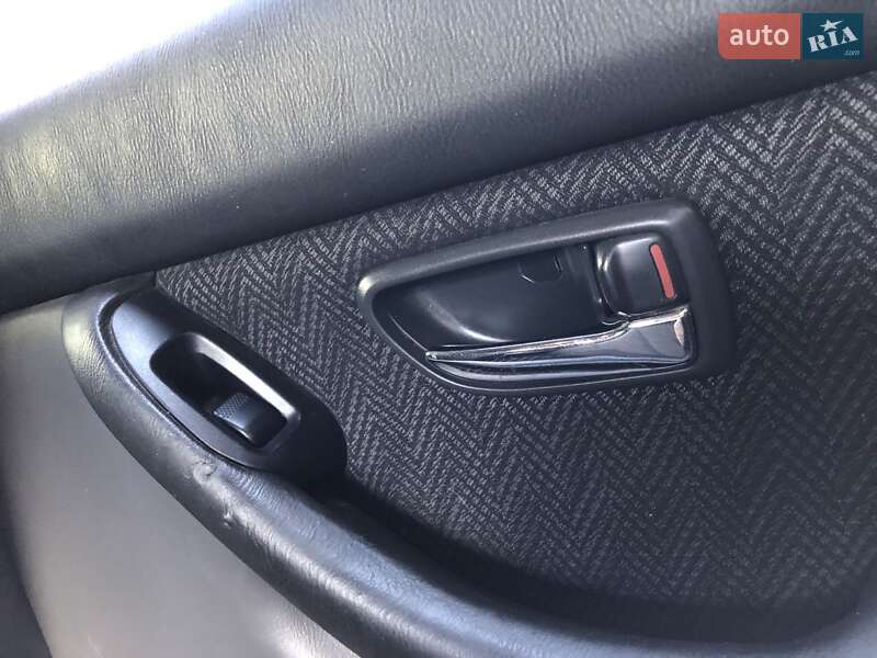 Седан Subaru Legacy 2002 в Києві