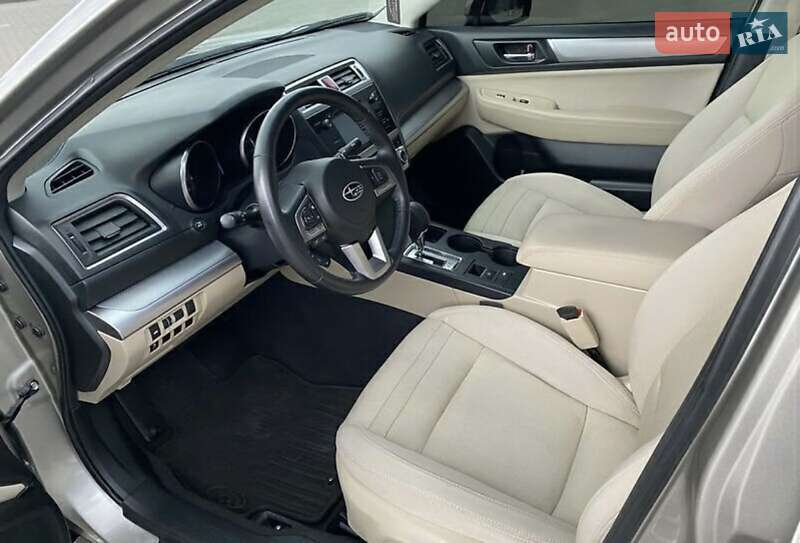 Седан Subaru Legacy 2015 в Горишних Плавнях