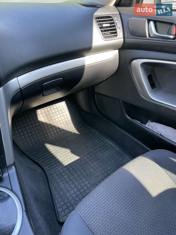 Седан Subaru Legacy 2006 в Днепре