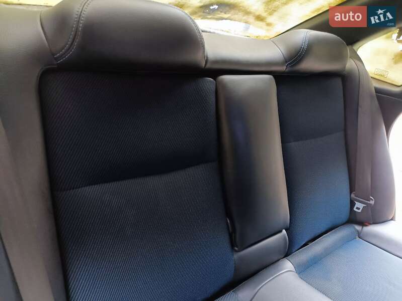 Седан Subaru Legacy 1997 в Днепре