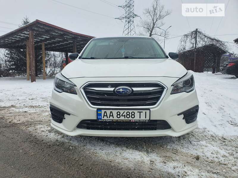 Седан Subaru Legacy 2018 в Киеве