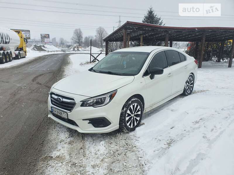 Седан Subaru Legacy 2018 в Киеве
