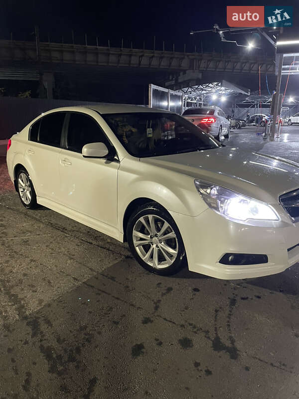 Седан Subaru Legacy 2012 в Броварах