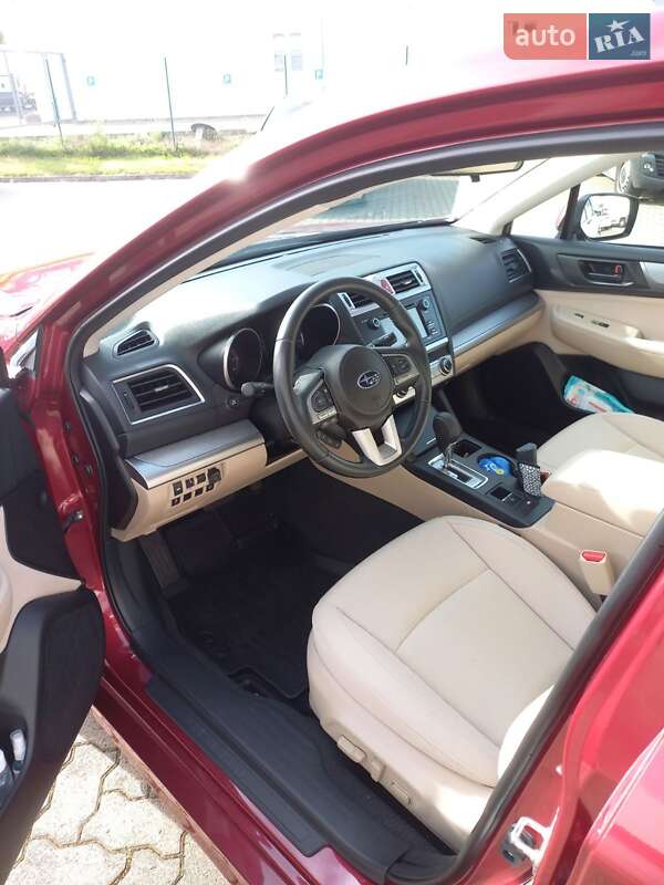 Седан Subaru Legacy 2017 в Черновцах