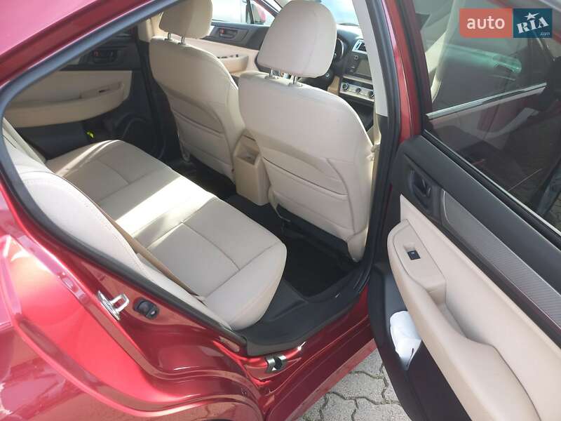 Седан Subaru Legacy 2017 в Черновцах