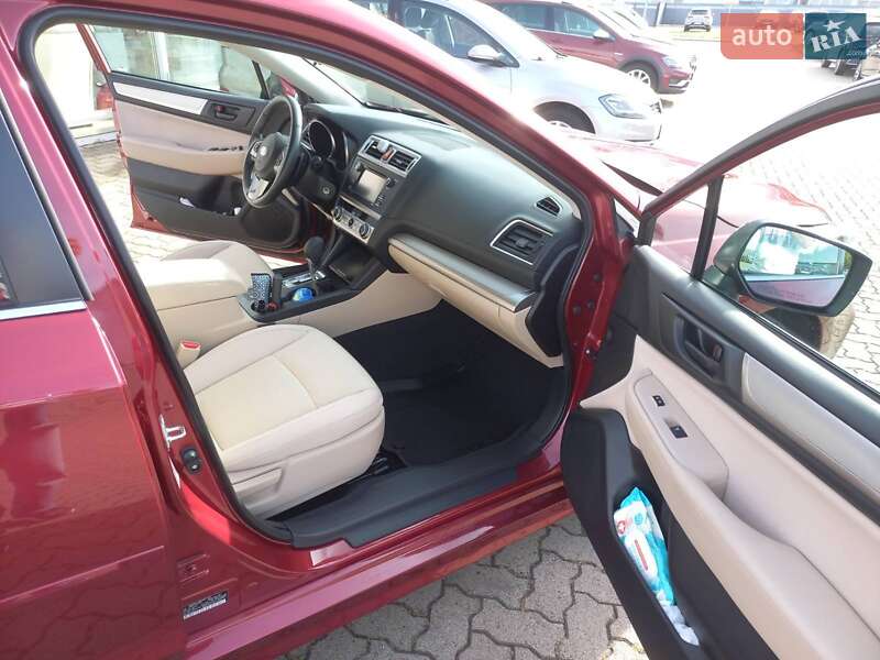 Седан Subaru Legacy 2017 в Черновцах