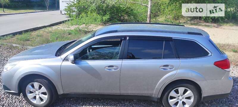 Универсал Subaru Legacy 2011 в Каменском
