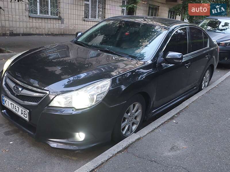 Седан Subaru Legacy 2010 в Киеве