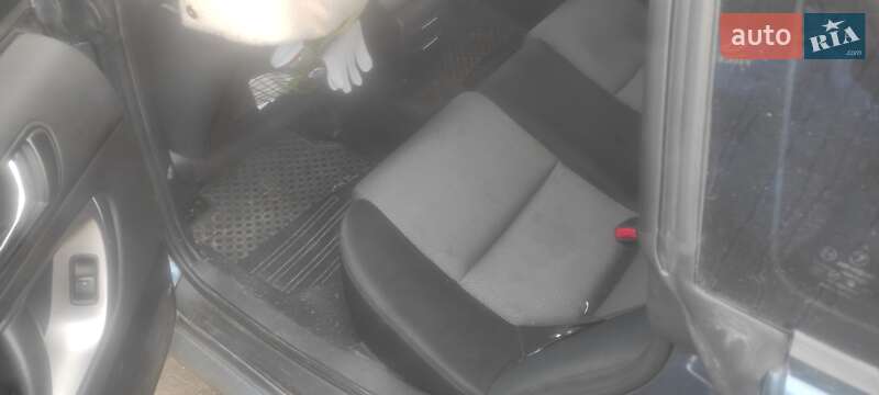 Седан Subaru Legacy 2005 в Днепре