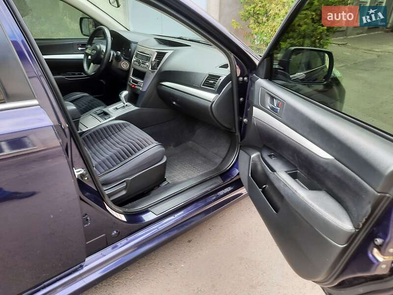Седан Subaru Legacy 2010 в Одессе