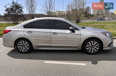 Седан Subaru Legacy 2018 в 