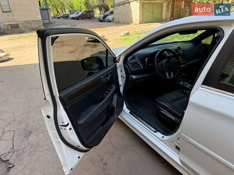 Седан Subaru Legacy 2016 в Киеве