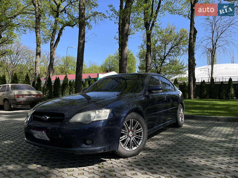 Седан Subaru Legacy 2004 в 