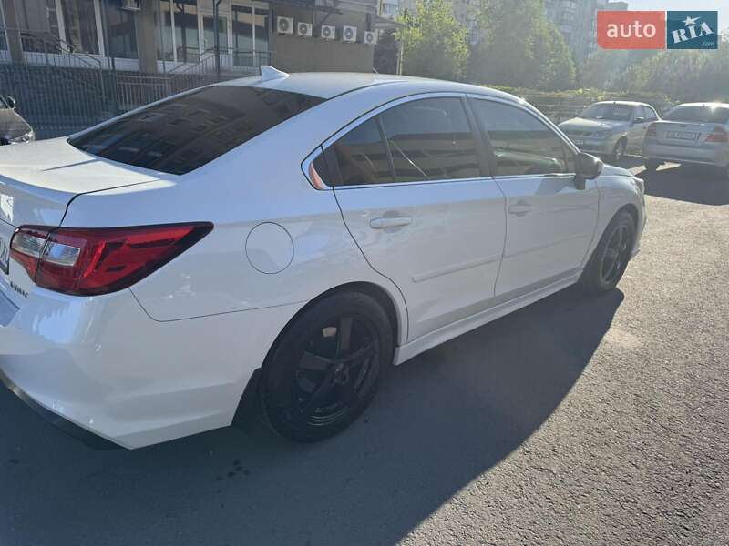 Subaru Legacy 2017