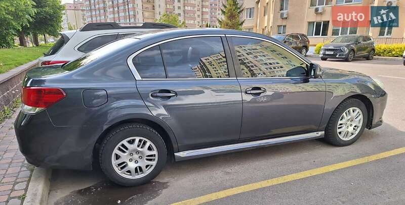 Седан Subaru Legacy 2010 в Києві