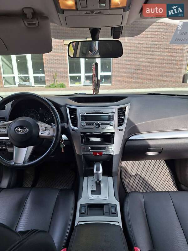Седан Subaru Legacy 2010 в Києві