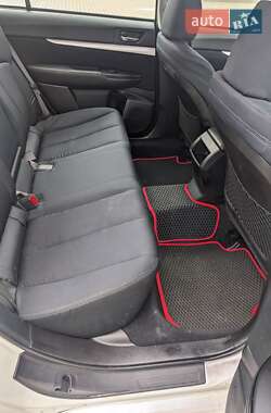 Універсал Subaru Legacy 2010 в 