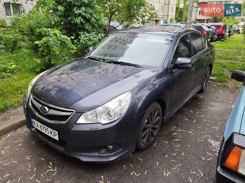 Subaru Legacy 2011
