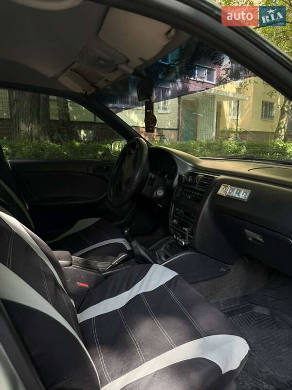 Універсал Subaru Legacy 1998 в Дніпрі