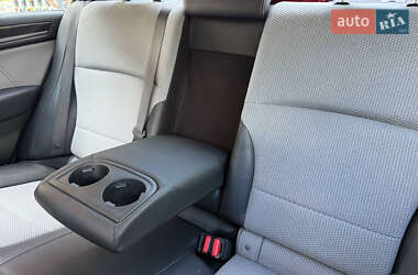 Седан Subaru Legacy 2016 в 