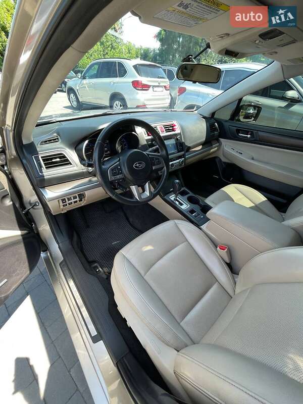 Седан Subaru Legacy 2014 в Львове