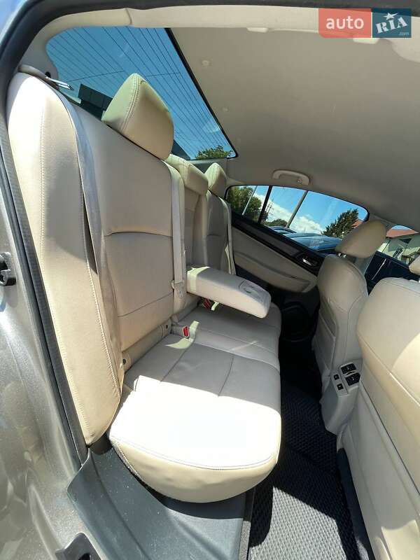 Седан Subaru Legacy 2014 в Львове