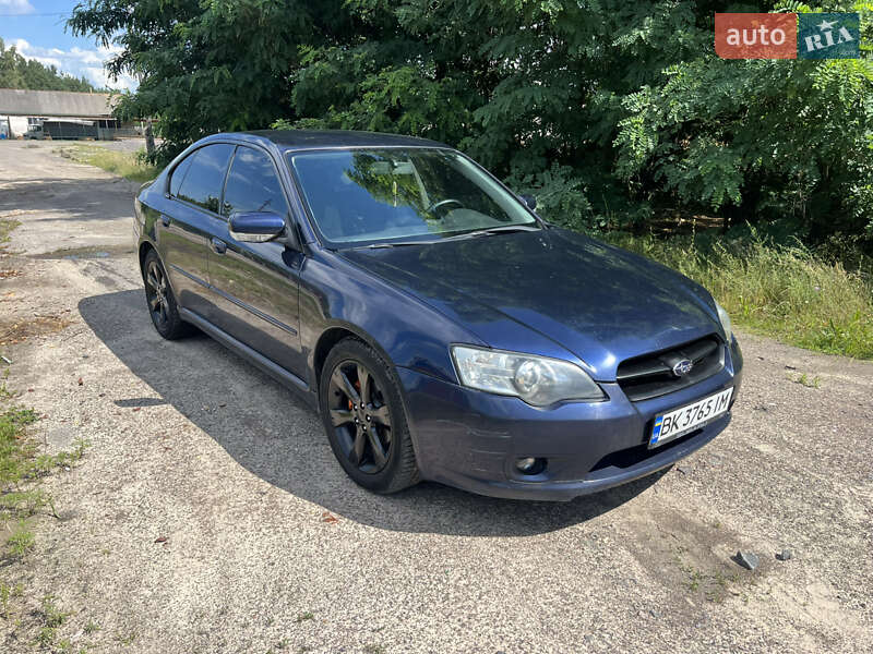 Седан Subaru Legacy 2005 в Зарічному