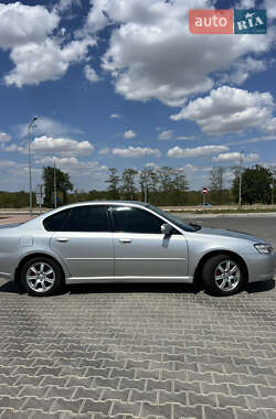 Седан Subaru Legacy 2005 в 