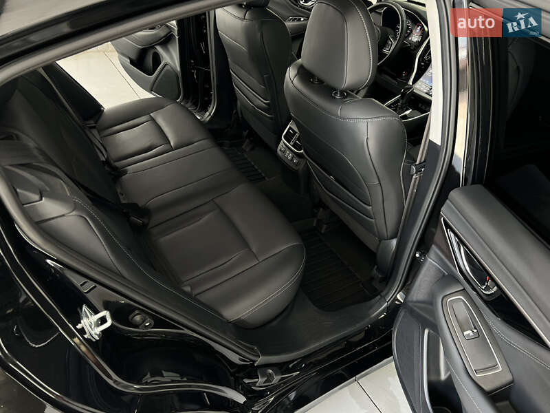 Седан Subaru Legacy 2023 в Львове