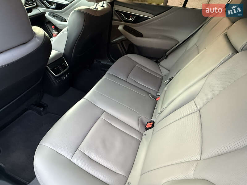 Седан Subaru Legacy 2020 в Хотине