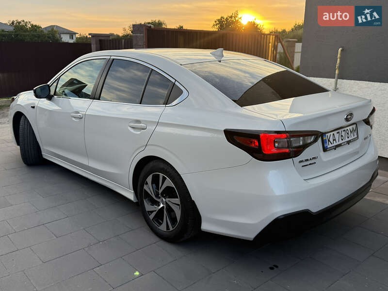 Седан Subaru Legacy 2020 в Хотине
