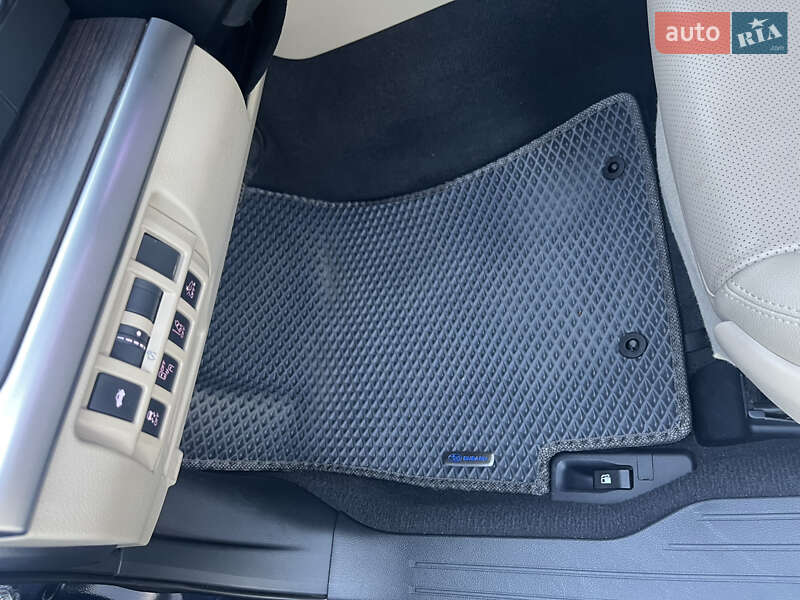 Седан Subaru Legacy 2017 в Днепре