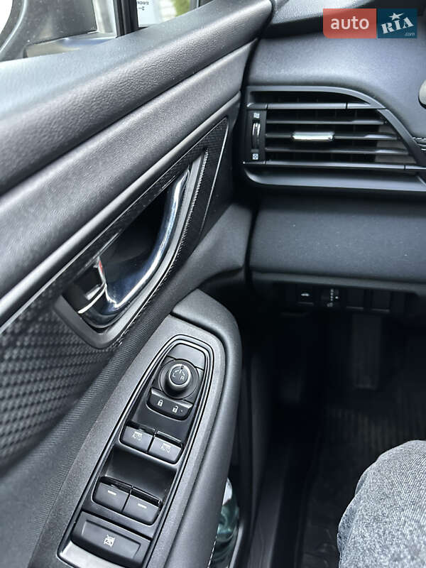 Седан Subaru Legacy 2023 в Дніпрі