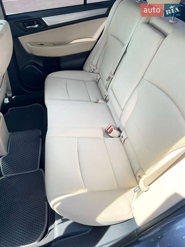 Седан Subaru Legacy 2017 в Ровно