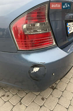 Седан Subaru Legacy 2004 в 
