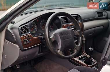 Седан Subaru Legacy 2000 в 