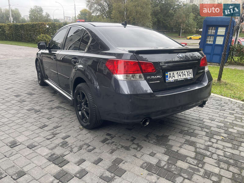 Седан Subaru Legacy 2011 в Киеве