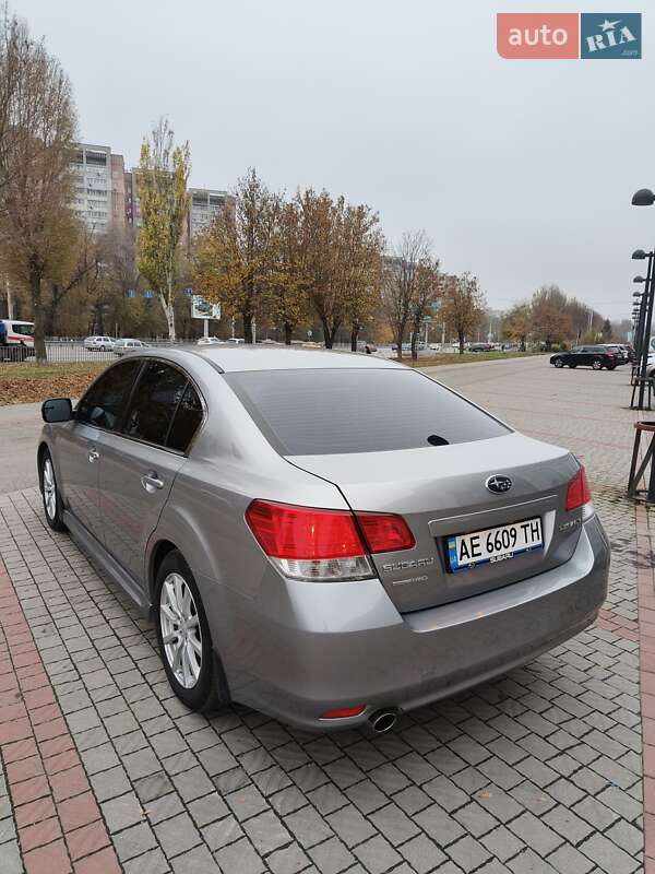 Седан Subaru Legacy 2010 в Днепре