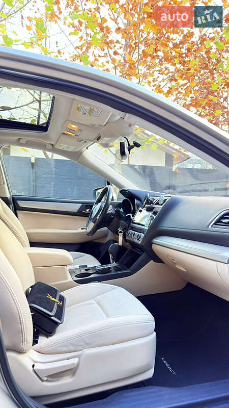 Седан Subaru Legacy 2016 в Киеве
