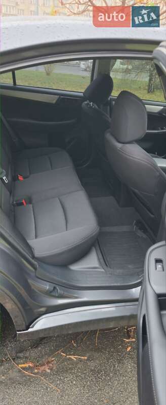 Седан Subaru Legacy 2018 в Киеве