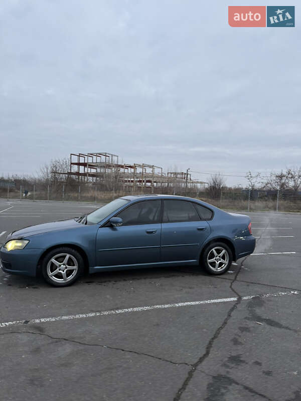 Седан Subaru Legacy 2003 в Киеве