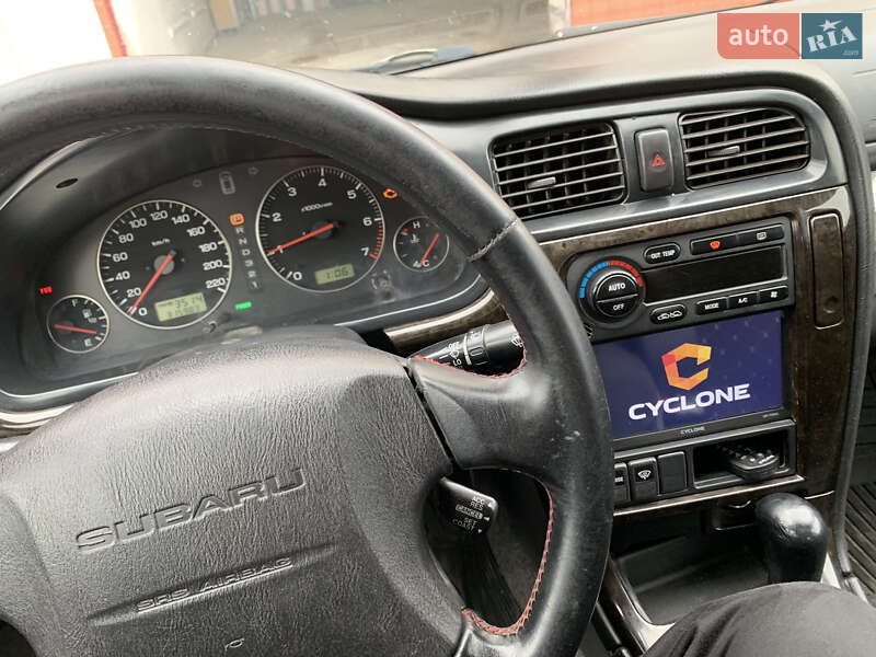 Седан Subaru Legacy 2003 в Нововолынске