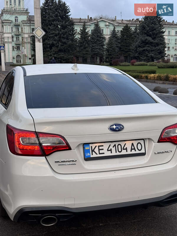 Седан Subaru Legacy 2019 в Каменском