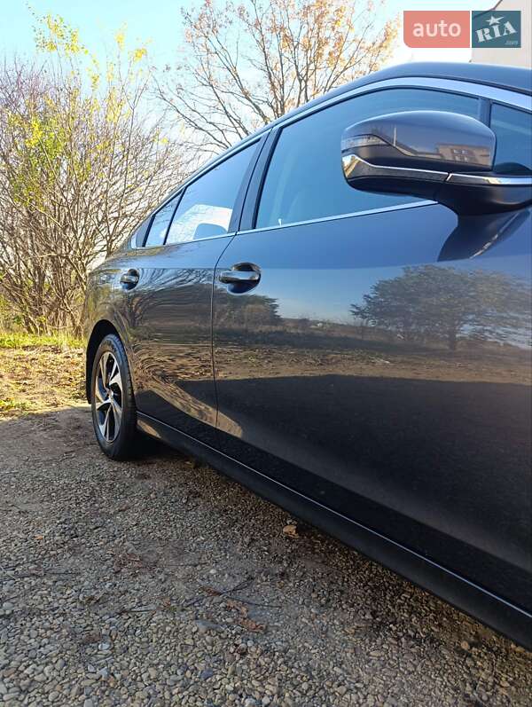 Седан Subaru Legacy 2020 в Залещиках