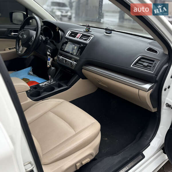 Седан Subaru Legacy 2015 в Милій