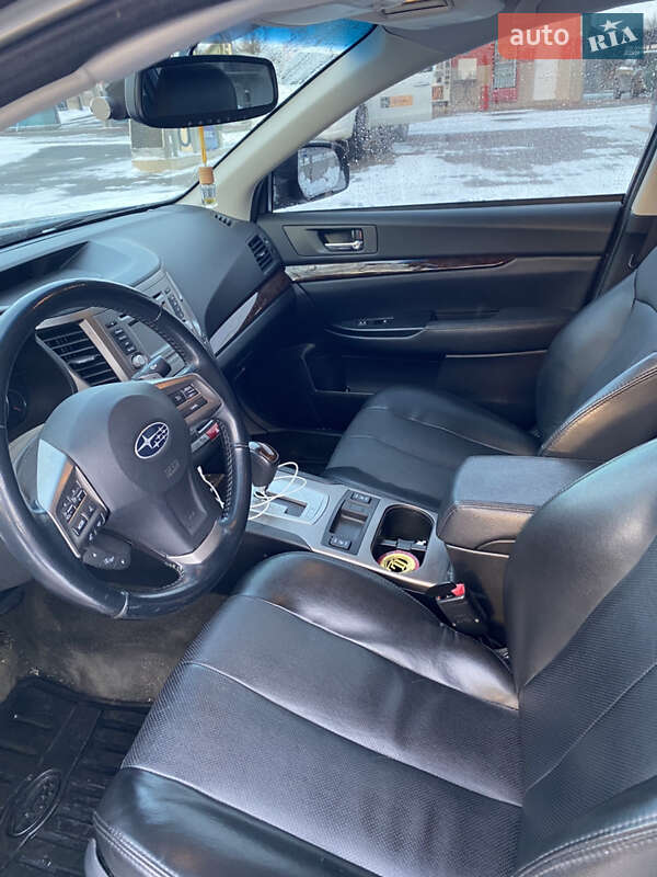 Седан Subaru Legacy 2013 в Кривом Роге