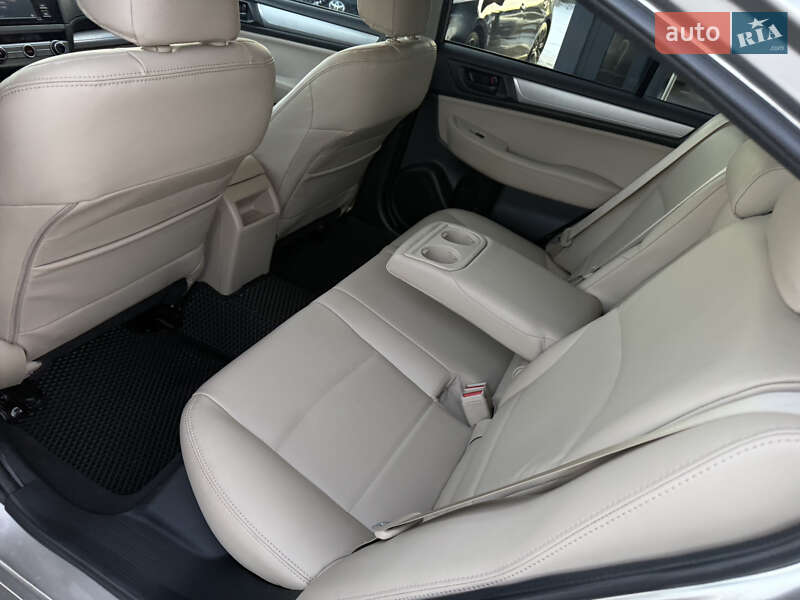 Седан Subaru Legacy 2017 в Ровно
