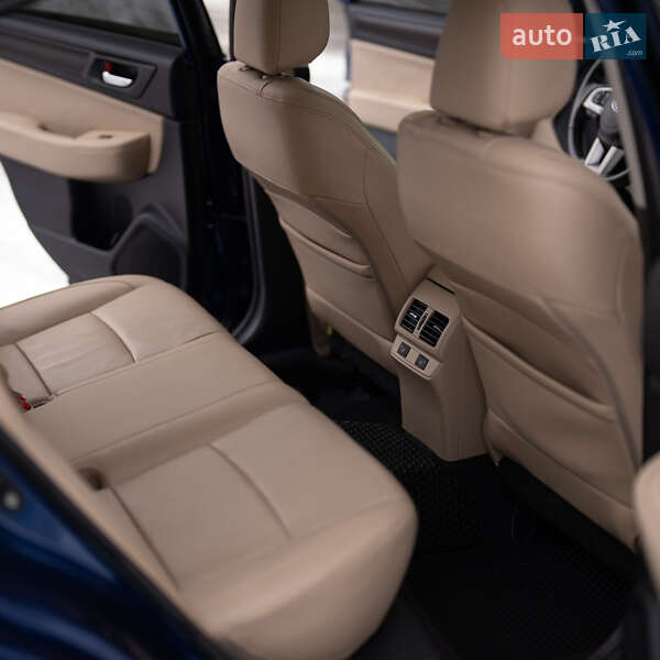 Седан Subaru Legacy 2015 в Днепре