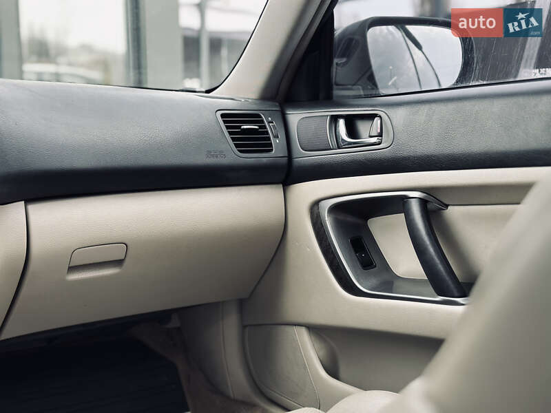 Седан Subaru Legacy 2004 в Кременчуге