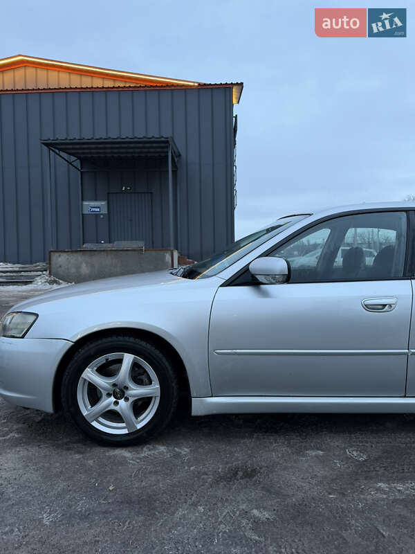 Седан Subaru Legacy 2004 в Ірпені